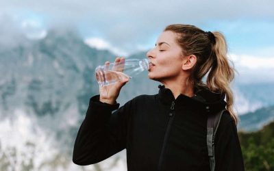 Hydrater son corps en montagne pour vivre une expérience intense