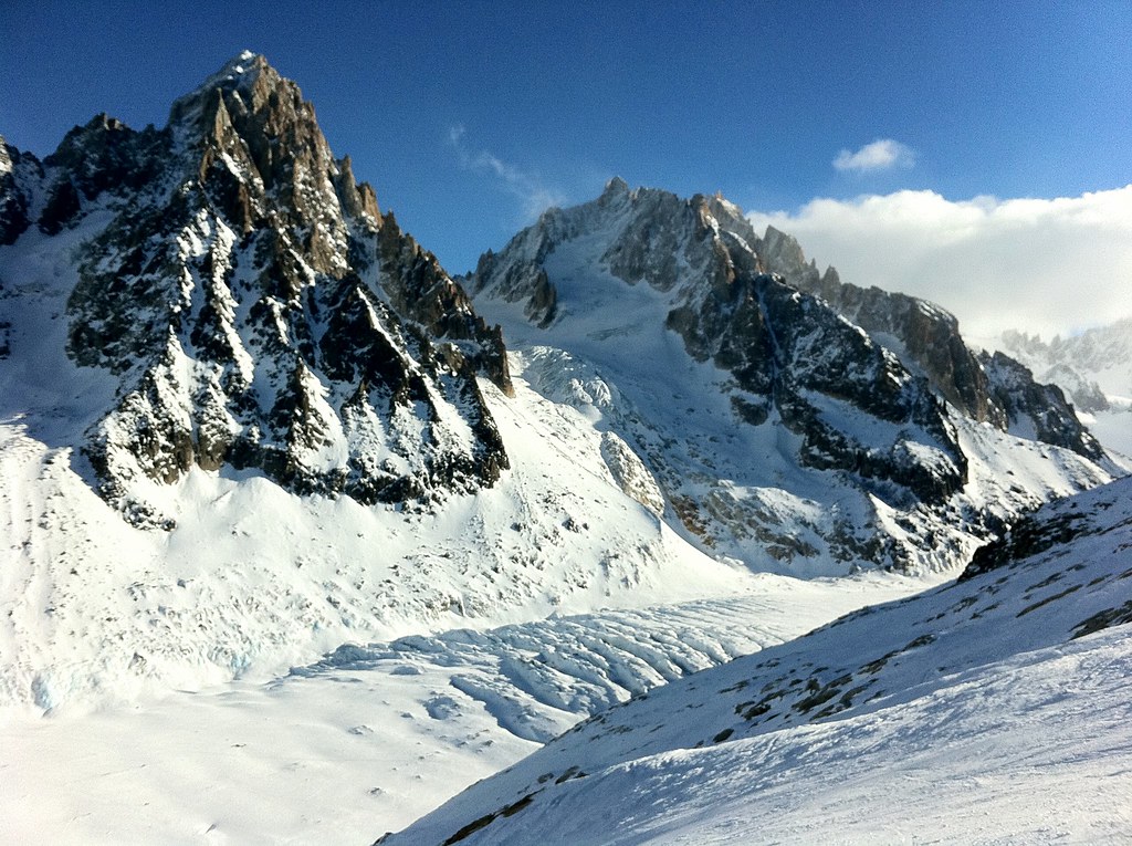 Snowboardeur sur le domaine des Grands Montets à Chamonix