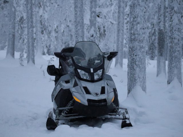 Comparatif bottes motoneige : isolation et étanchéité