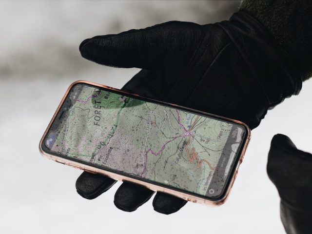 Comparatif GPS et traceurs pour motoneige hors réseau