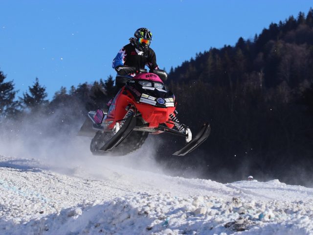 Meilleurs vêtements techniques pour motoneige : chaleur et