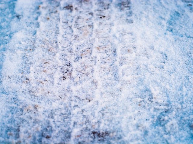 Pneus ou chenilles pour la neige : guide comparatif